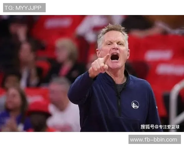 库里精彩彩虹球被判无效裁判延迟吹哨引发争议