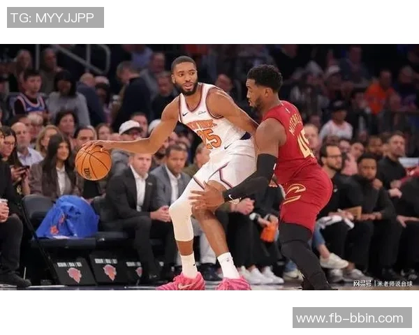 米切尔半场表现抢眼13投6中并罚球8中7砍下21分7篮板3助攻2抢断 米切尔半场表现抢眼13投6中并罚球8中7砍下21分7篮板3助攻2抢断